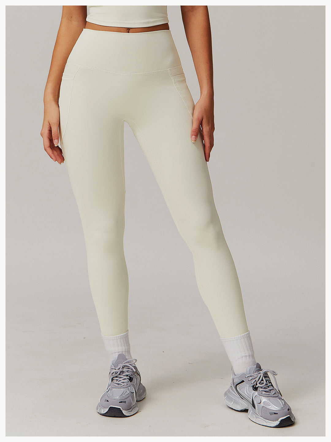 The Frame Pocket Leggings Cream