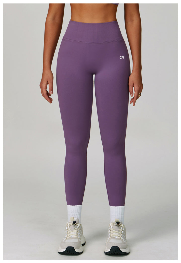 The V-Back Scrunch Legging Plum