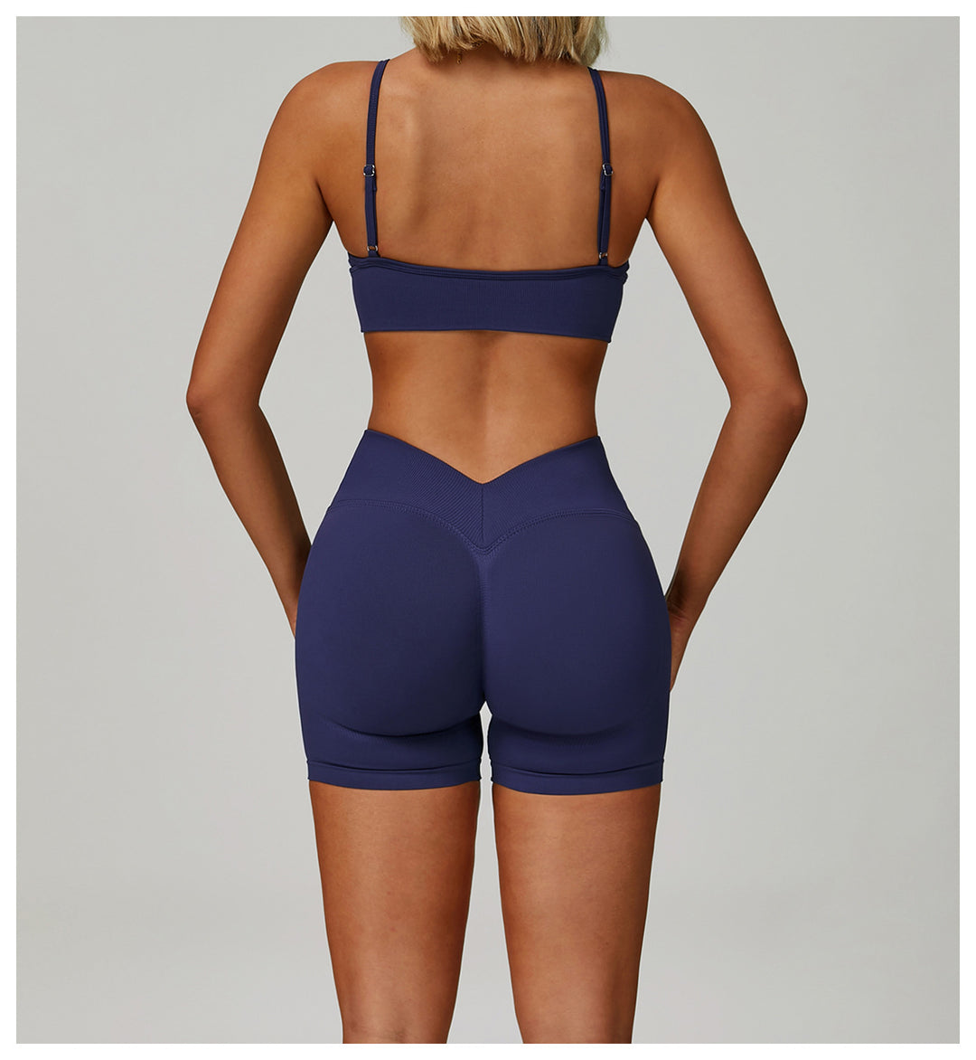 The V-Back Scrunch Shorts Navy
