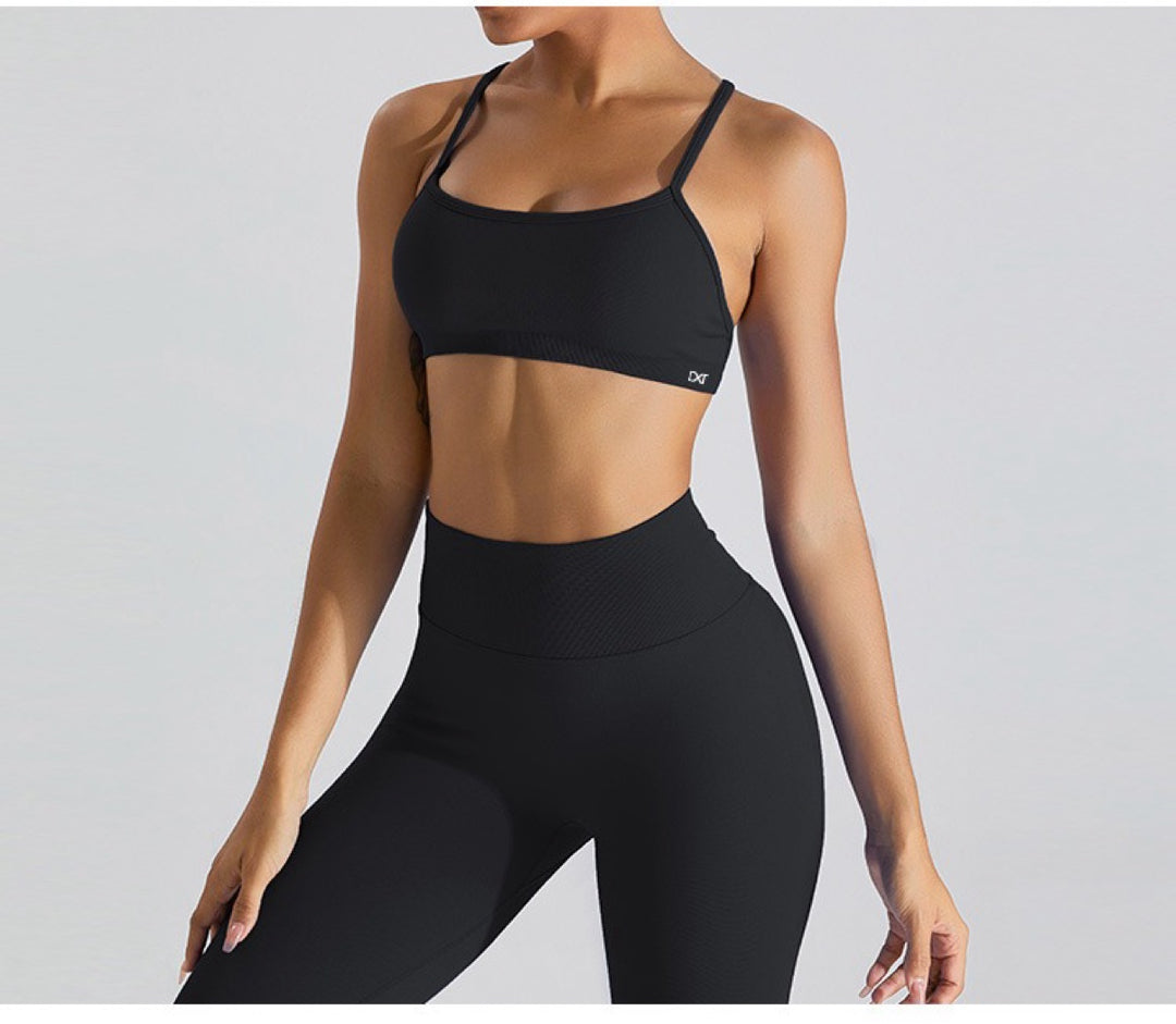 The Strappy Sports Bra Black