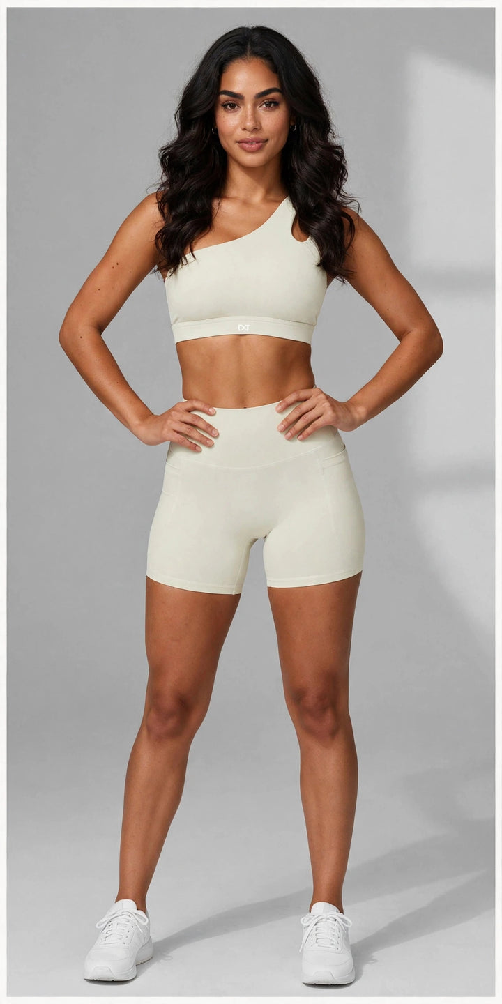 The Frame Pocket Shorts Cream