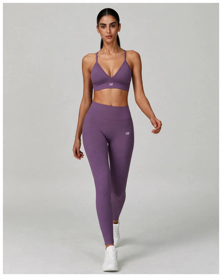 The V-Back Scrunch Legging Plum
